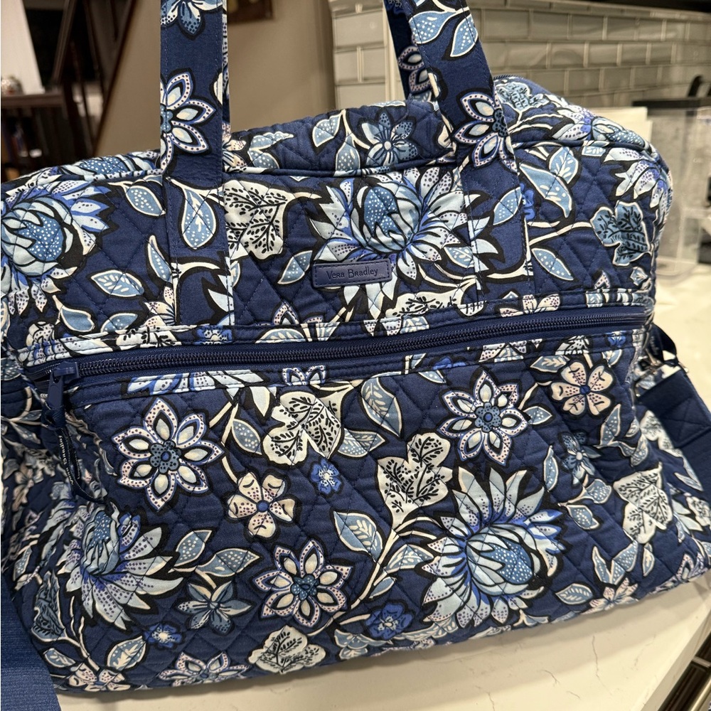 Vera Bradley Weekender travel bag size large - Picture 7 of 8